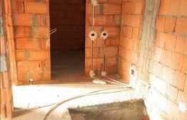 Apartament cu scara interioara, 4 camere, 98 mp utili. Zona usor accesibila!