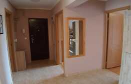 Apartament, 3 camere, 65 mp, zona Sub Cetate, loc de parcare 