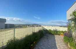 Apartament 3 camere, 70 mp, cu terasa de 85 mp, Sanpetru