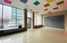 Spatiu comercial, 120 mp, vitrina imensa, ideal showroom, laborator