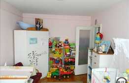 Apartament cu 3 camere decomandat in zona Pietei Hermes, boxa si parcare incluse