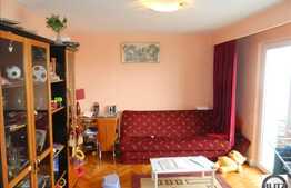 Apartament cu 3 camere decomandat in zona Pietei Hermes, boxa si parcare incluse