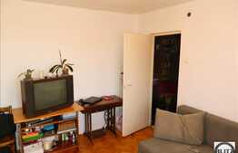 Vanzare apartament cu 3 camere, decomandat, cu loc de parcare si boxa la subsol