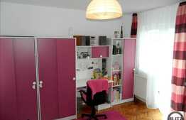 Vanzare apartament cu 3 camere, decomandat, cu loc de parcare si boxa la subsol