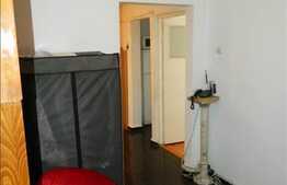 Vanzare apartament cu 3 camere, decomandat, cu loc de parcare si boxa la subsol