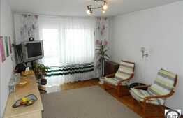 Vanzare apartament cu 3 camere, decomandat, cu loc de parcare si boxa la subsol