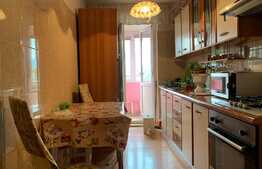 Apartament 3 camere, 60 mp, zona Tractorul 