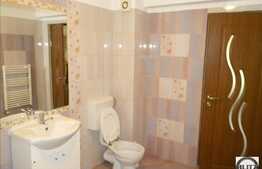 2 camere de vanzare + loc de parcare, zona Florilor