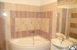 2 camere de vanzare + loc de parcare, zona Florilor