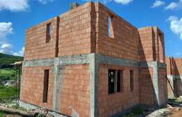 De vanzare casa individuala,120 mp utili, 500 mp teren,zona linistita,panorama superba