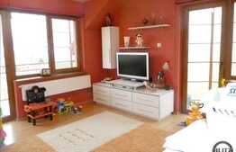 Apartament de vanzare cu 3 camere, 80 mp utili , cu loc de parcare!