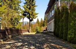 Casa spatioasa cu teren si un istoric bogat in Predeal