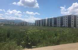 Teren intravilan 1000 mp zona Tractoru