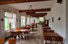 Pensiune turistica de vanzare, 1400 mp, Zona Predeal