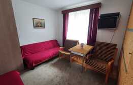 Apartament la casa, 2 camere, decomandat, zona semicentrala