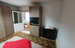 Apartament la casa, 2 camere, decomandat, zona semicentrala