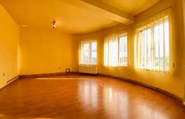 Casa individuala, 300 mp utili, 400 mp curte, 3 parcari, zona Corneliu Coposu