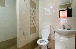 Casa, 3 camere, 90 mp, parcare, zona Corneliu Coposu