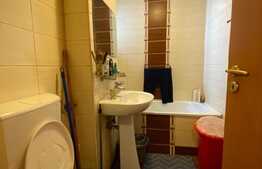 Apartament 3 camere, parcare, zona Mercur