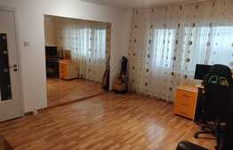 Apartament 2 camere, decomandat, zona Noua 