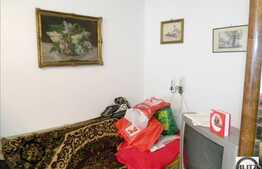 1 camera de vanzare, 40 mp utili , cu boxa depozitare, zona Florilor