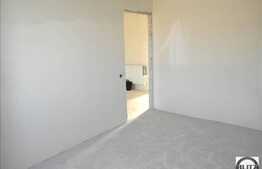 3 camere de vanzare, cu garaj si boxa la subsol