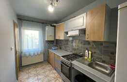 Apartament de 3 camere, decomandat, 70mp, zona Tasnad