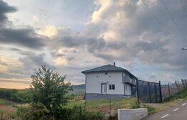 Exclusiv! Casa cuplată 120 mp, teren 580 mp, priveliste.