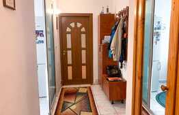 Apartament de 2 camere în Râșnov, decomandat, 60 mp, zonă liniștită.