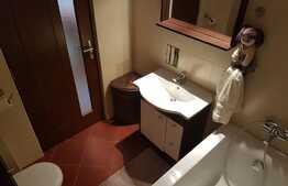 Apartament 4 camere pe 2 nivele, balcon, parcare, zona Terra