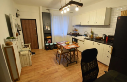 Apartament 2 camere, etaj intermediar, zona centrala!