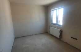 Apartament in zona linistita de case, 52 mp plus parcare, zona Cetatii!