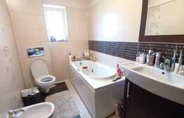 Apartament de 2 camere și 2 băi, 62 mp., decomandat, zona Muzeul Apei