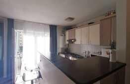 Apartament la cheie cu 3 camere, parcare, etaj intermediar, zona Florilor
