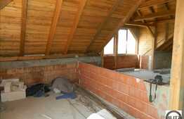 Mansarda cu 3 camere, necompartimentat, semifinisat, zona nou dezvoltata