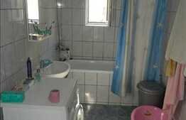 Vanzare 3 camere, complet mobilat, loc parcare, ansamblu privat