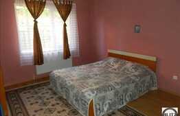 Vanzare 3 camere, complet mobilat, loc parcare, ansamblu privat