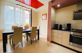 Casa, 240 mp utili, curte 180 mp, zona Piata 14 Iulie