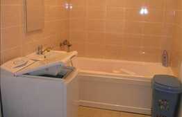 Apartament cu 2 camere de vanzare, in zona strazii Eroilor