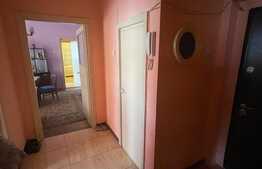 Apartament 3 camere, etaj intermediar, parcare, zona Piata Mihai Viteazu