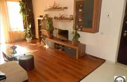 Apartament cu 3 camere de vanzare, 64 mp, zona Sub Cetate! Parcare!