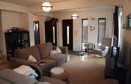 Casa spatioasa, 150 mp, curte si terasa, garaj, prima inchiriere, Florilor!