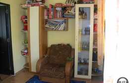 Vanzare apartament decomandat cu 2 camere, 48 mp plus loc parcare,