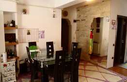 Apartament 3 camere, 2 băi, 77 mp, 2 balcoane, zona Florilor