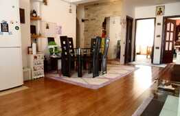 Apartament 3 camere, 2 băi, 77 mp, 2 balcoane, zona Florilor