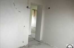 1 camera de vanzare, decomandat, 40 mp, zona Polus Center,