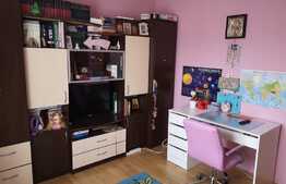 Apartament 3 camere semidecomandate, 56mp, aer conditionat, zona linistita! Cartierul Terra