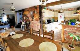 Casa finisata, 202 mp, mobilata modern lux, semineu, garaj, Faget!