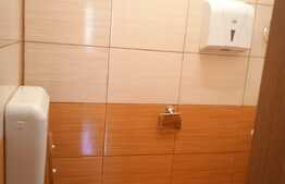Apartament de 3 camere, 77 mp, parcare, zona Carpatilor 