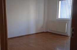 Apartament de 3 camere, 77 mp, parcare, zona Carpatilor 